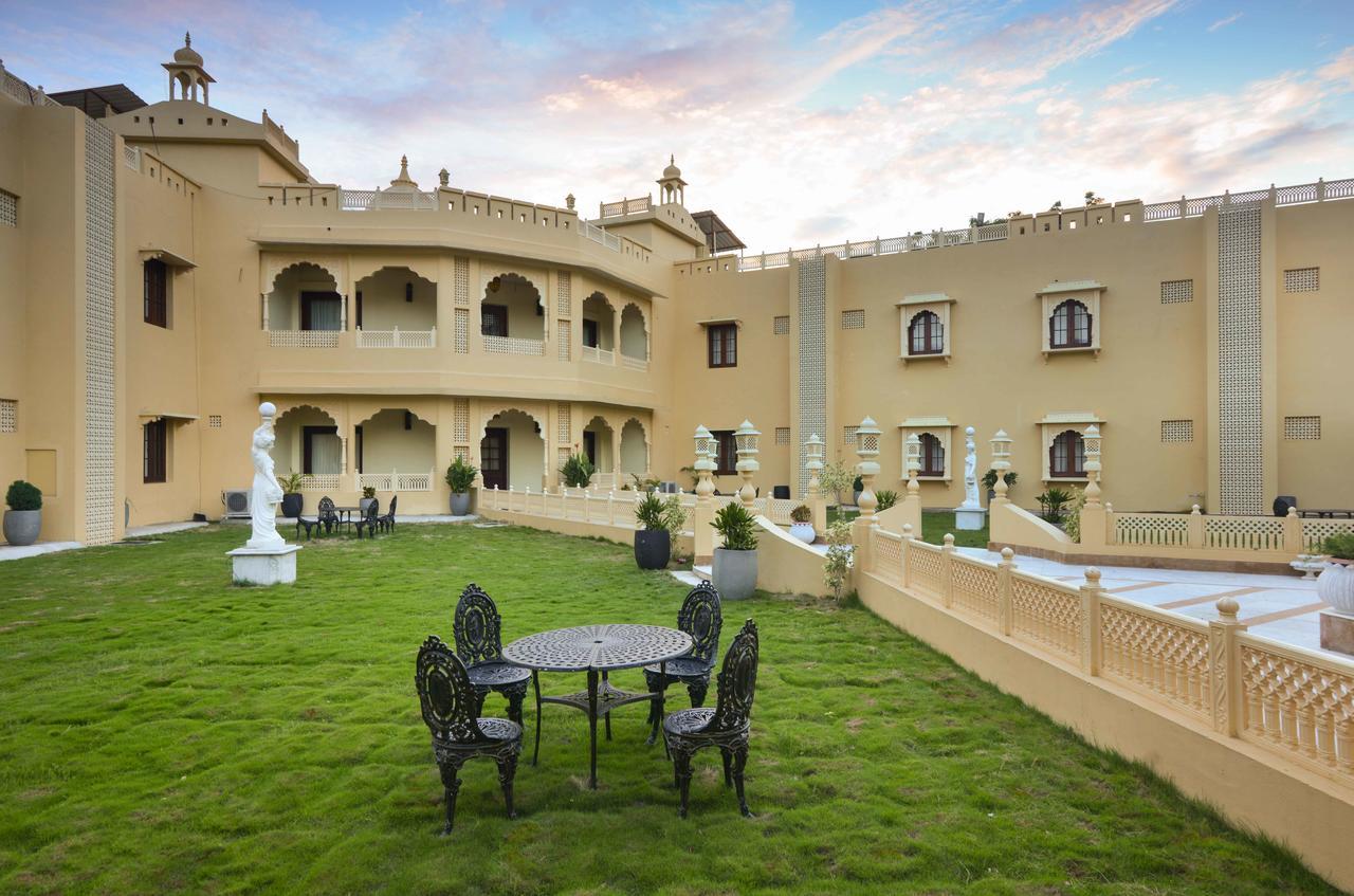 Syna Heritage Hotel Khajuraho Exterior photo